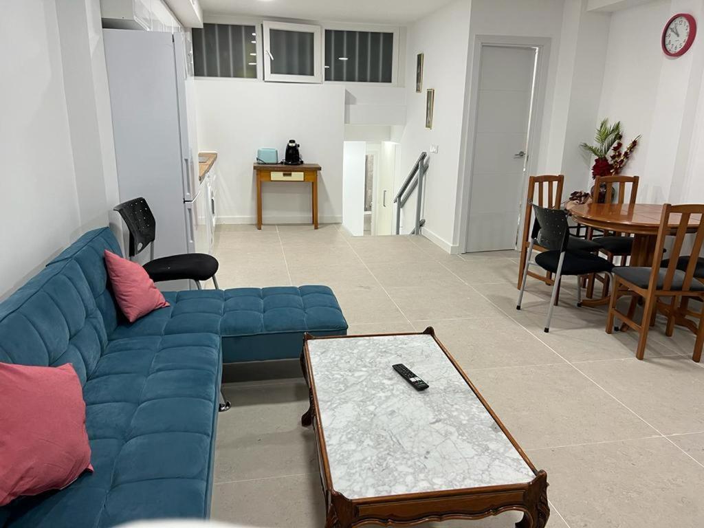 Apartament Aparment Almudena *